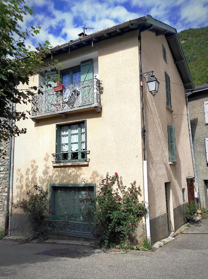 La Maison Des Vacances Auzat Екстериор снимка